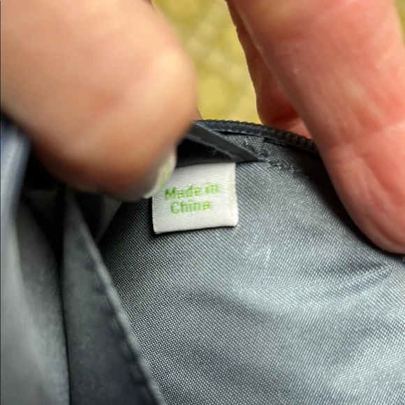 Like new Vera Bradley Gray Ribbon coin/card holder - Picture 10 of 15